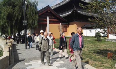 民建苏州市委开展重阳节活动.jpg